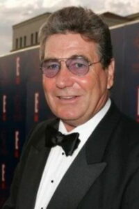 Вик Армстронг