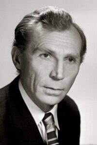 Иван Лапиков