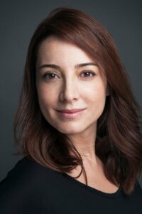 Долунай Сойсерт