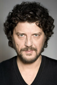 Илькер Аксум